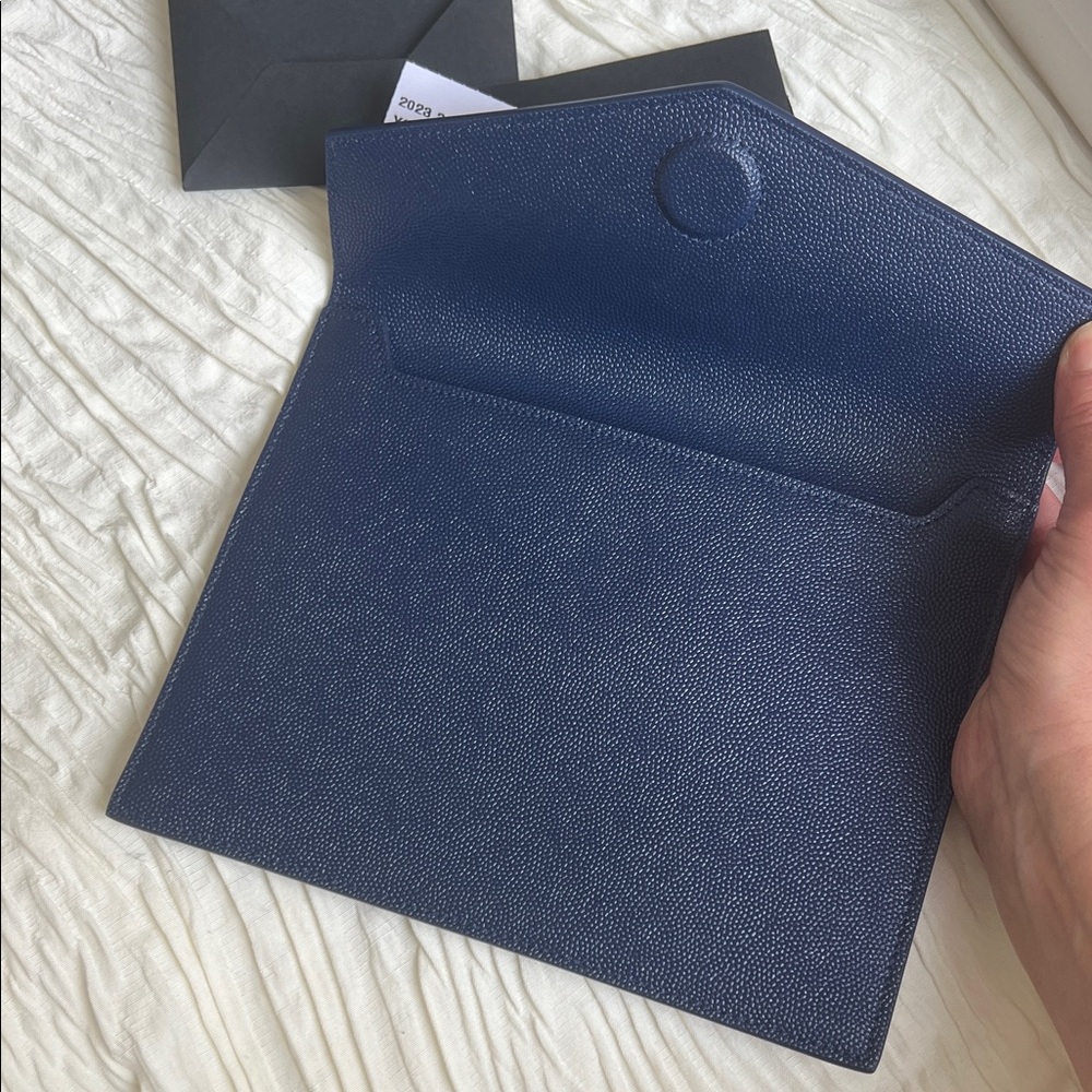 YSl Envelope Uptown Clutch with Gold Logo Navy Blue Leather - Picture 6 of 9